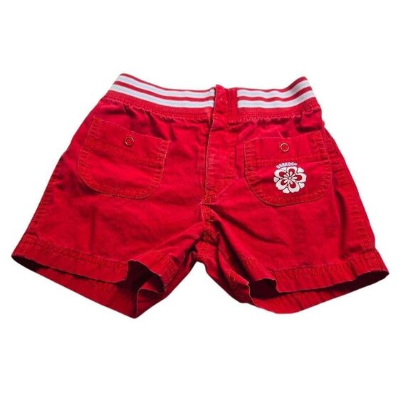 Oshkosh red shorts 4T - Picture 1 of 4
